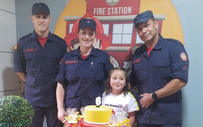 Menina recebe surpresa dos bombeiros no aniversário de 6 anos em Novo Hamburgo | abc+