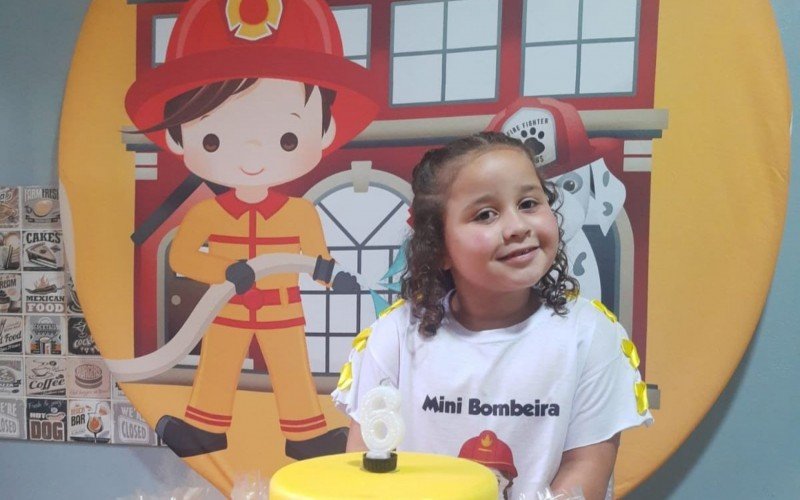 Menina recebe surpresa dos bombeiros no aniversário de 6 anos em Novo Hamburgo | abc+