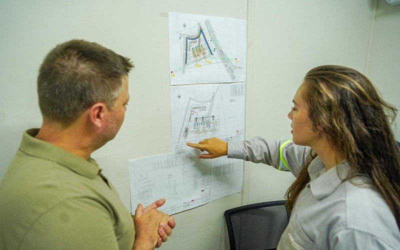 Prefeito Rodrigo Battistella visitou o local da obra nesta semana. Subestação deve ser entregue em dezembro deste ano