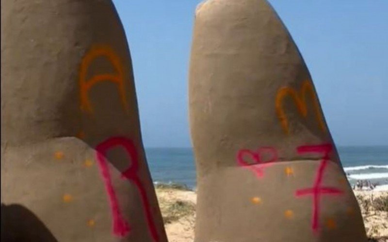 Ponto turístico vadalizado em Punta del Este  | abc+