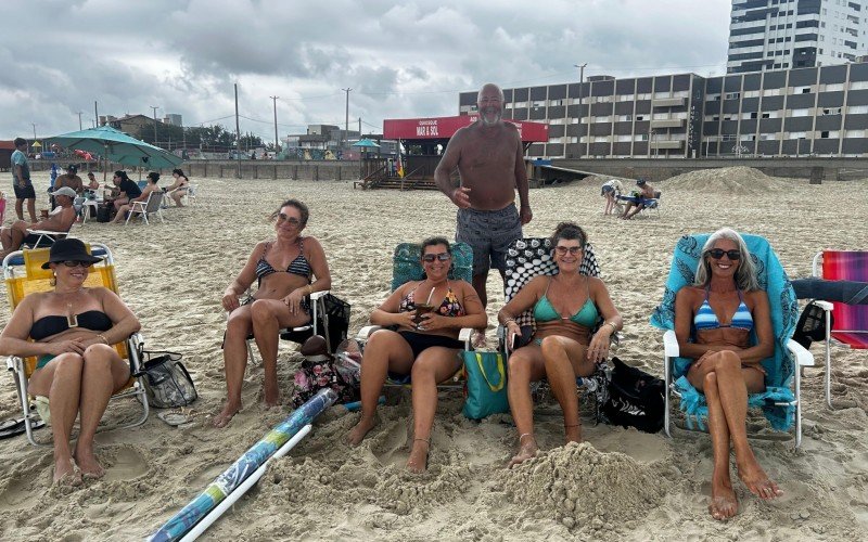 Gilmar e as amigas na praia  | abc+