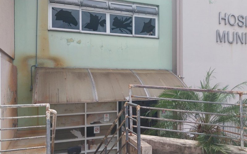 Hospital Municipal de Novo Hamburgo foi atingido por incêndio nesta segunda-feira (20) | abc+