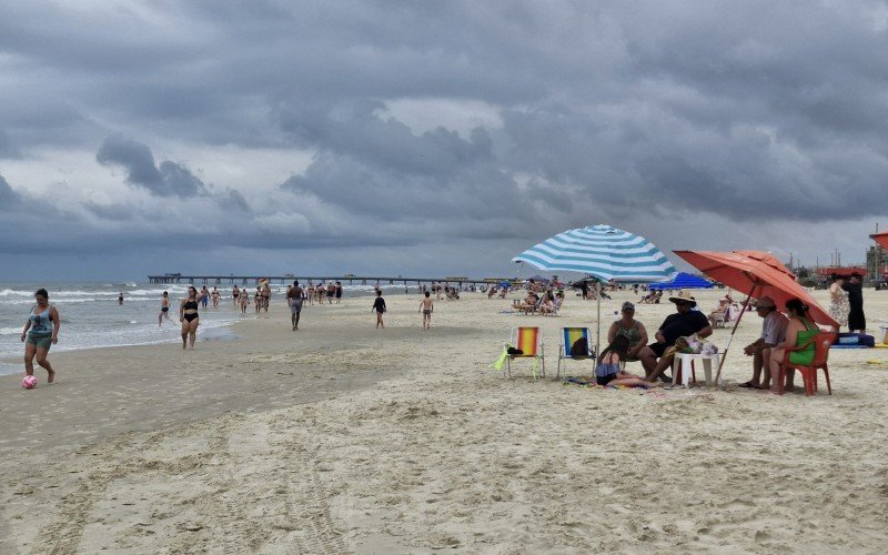 PREVISÃO DO TEMPO: O que esperar das temperaturas no fim de semana após recorde de 42°C no RS | abc+