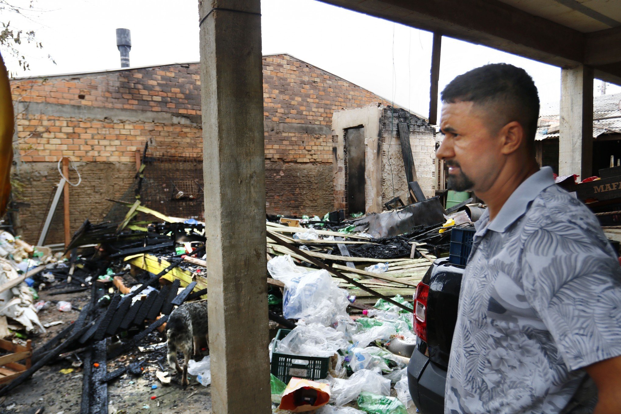 Casa reconstruída após enchente é consumida por incêndio: "Ficamos com o prejuízo pela segunda vez"