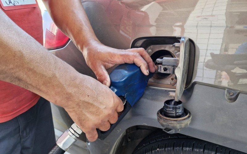 Motoristas que abastecem no litoral, pagam mais do que no Vale dos Sinos