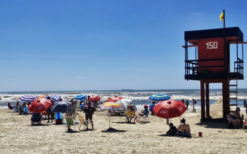 Dia de céu limpo no litoral nesta terça-feira (21)