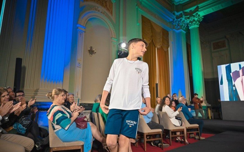 Uniformes da rede estadual de ensino 