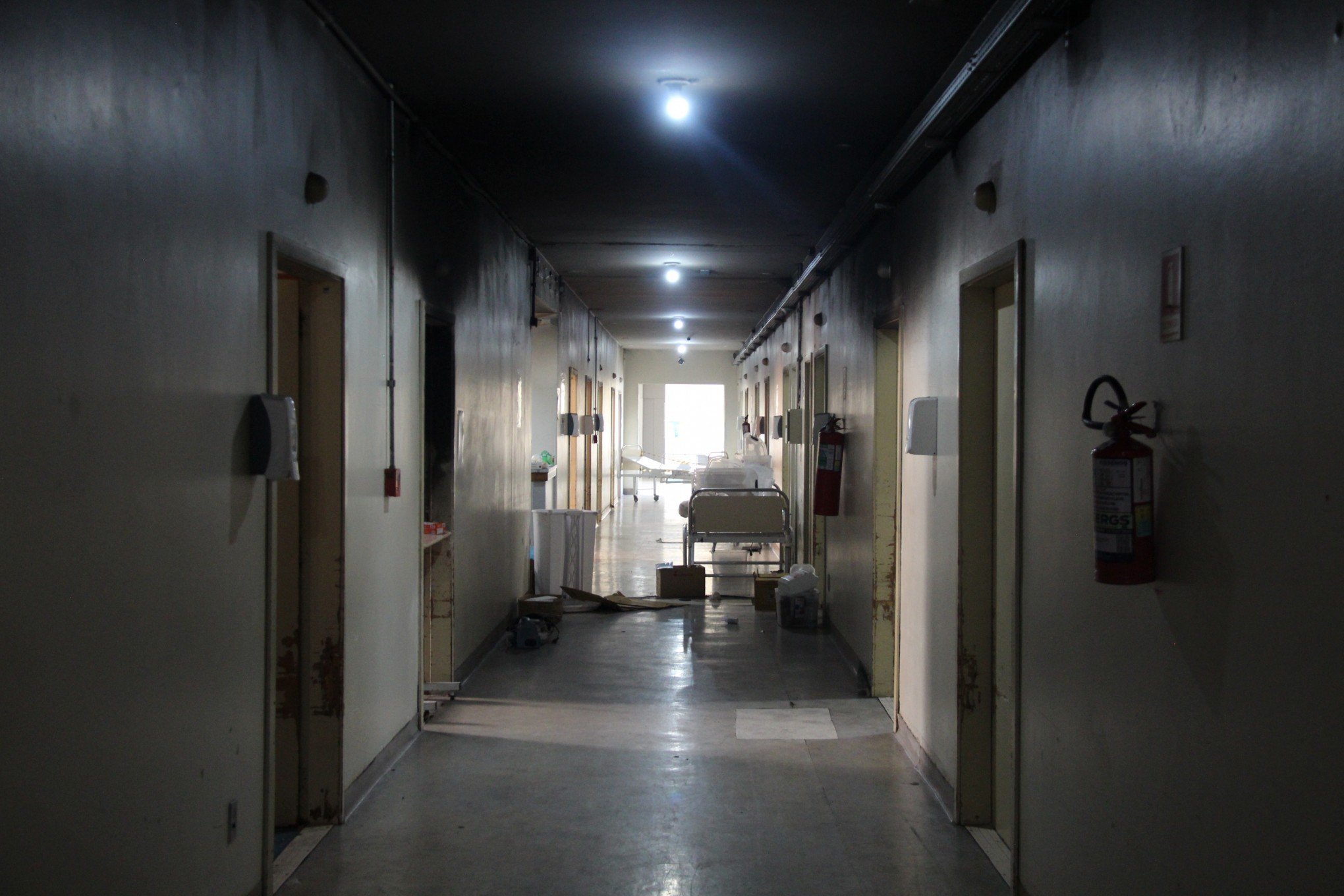 Unidade atingida por incêndio ficará fechada por cerca de 30 dias; confira como está o atendimento do Hospital Municipal