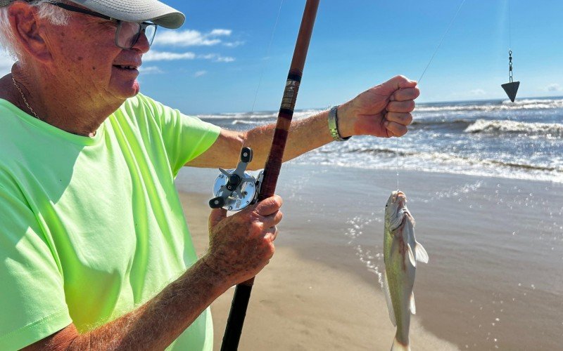 Ari Azambuja pesca há mais de 60 anos em Tramandaí | abc+