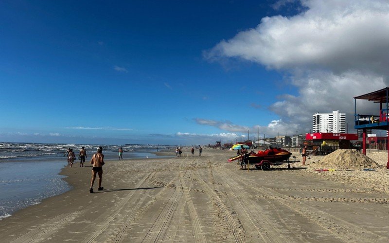 Praia vazia facilita a procura