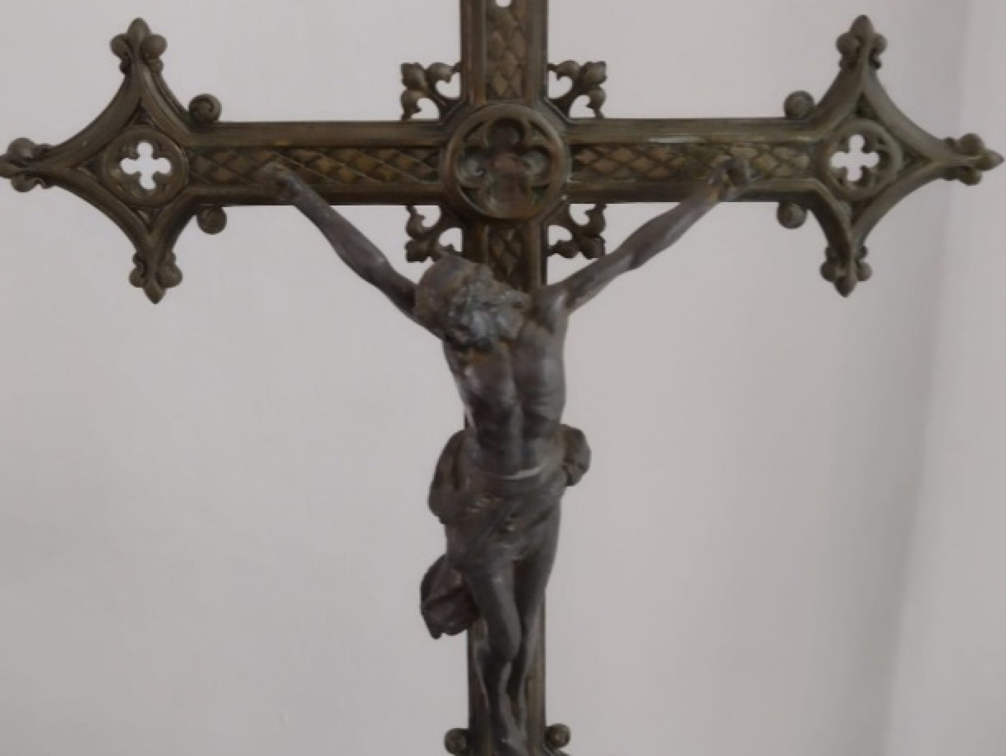 Criminosos furtam crucifixo centenário de igreja no Vale do Sinos