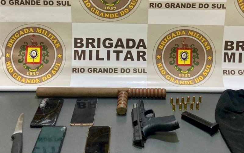 Material apreendido com suspeitos | abc+