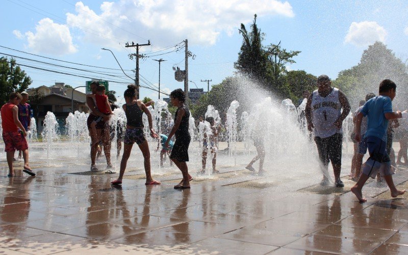 Chafariz é um convite para se refrescar em dias de calor | abc+