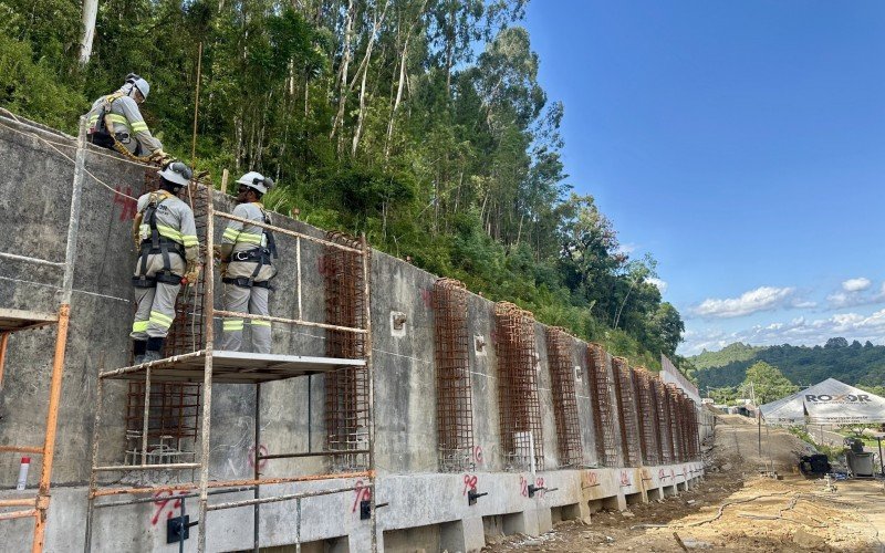 Obras no Três Pinheiros estão 40% concluídas