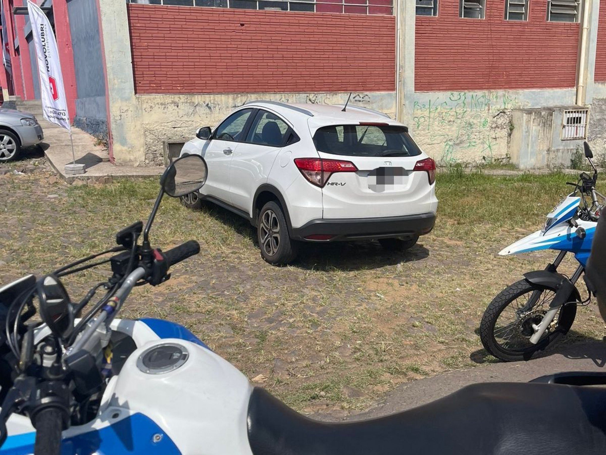Motorista é rendida por assaltantes no bairro Canudos em plena luz do dia