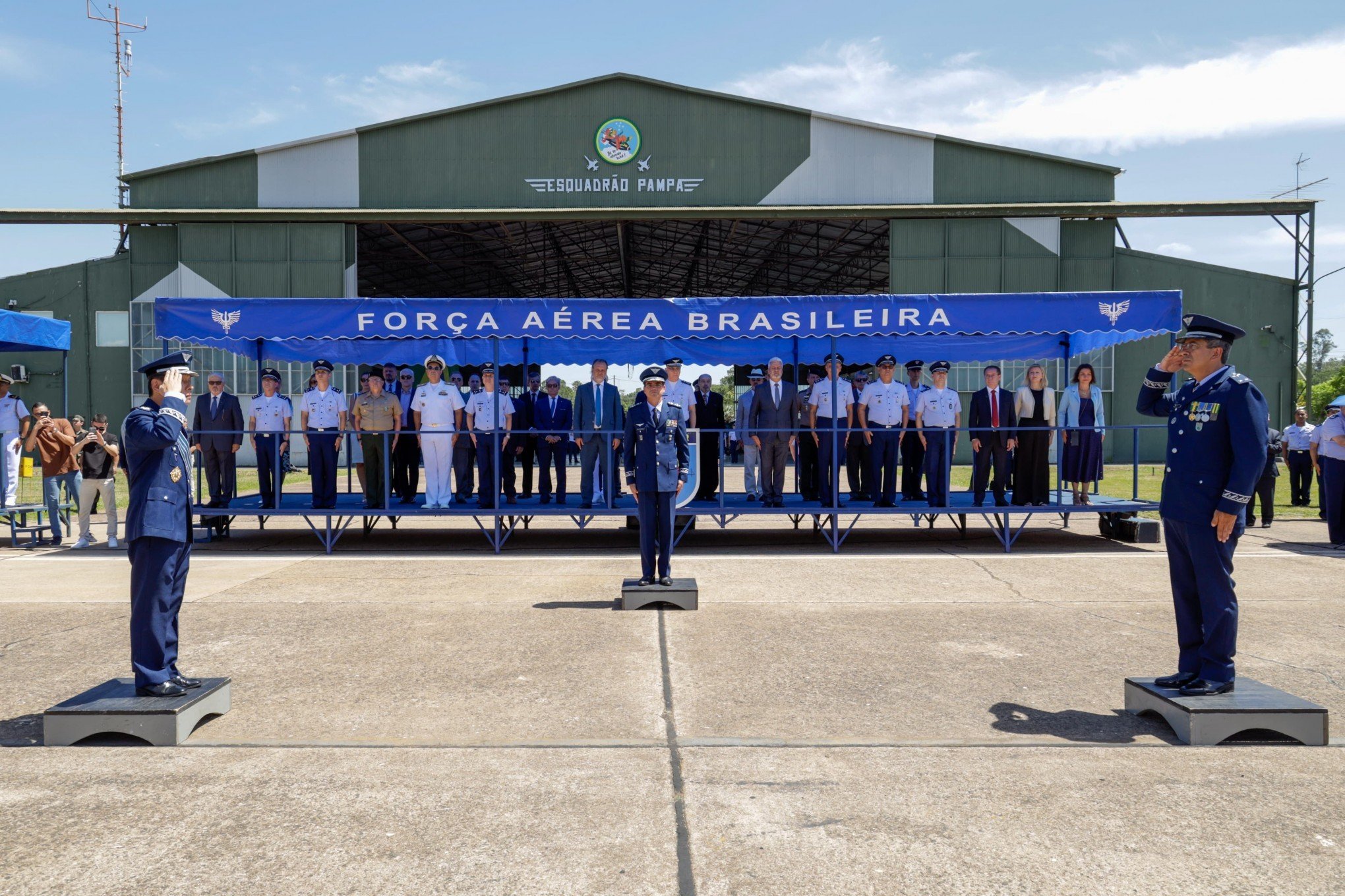 Brigadeiro do ar Eduardo Miguel Soares assume o comando do V Comar