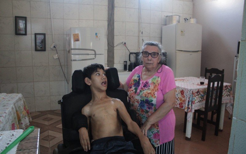 Arthur dos Santos Machado tem paralisia cerebral e está fazendo uma vaquinha para comprar um ar-condicionado
