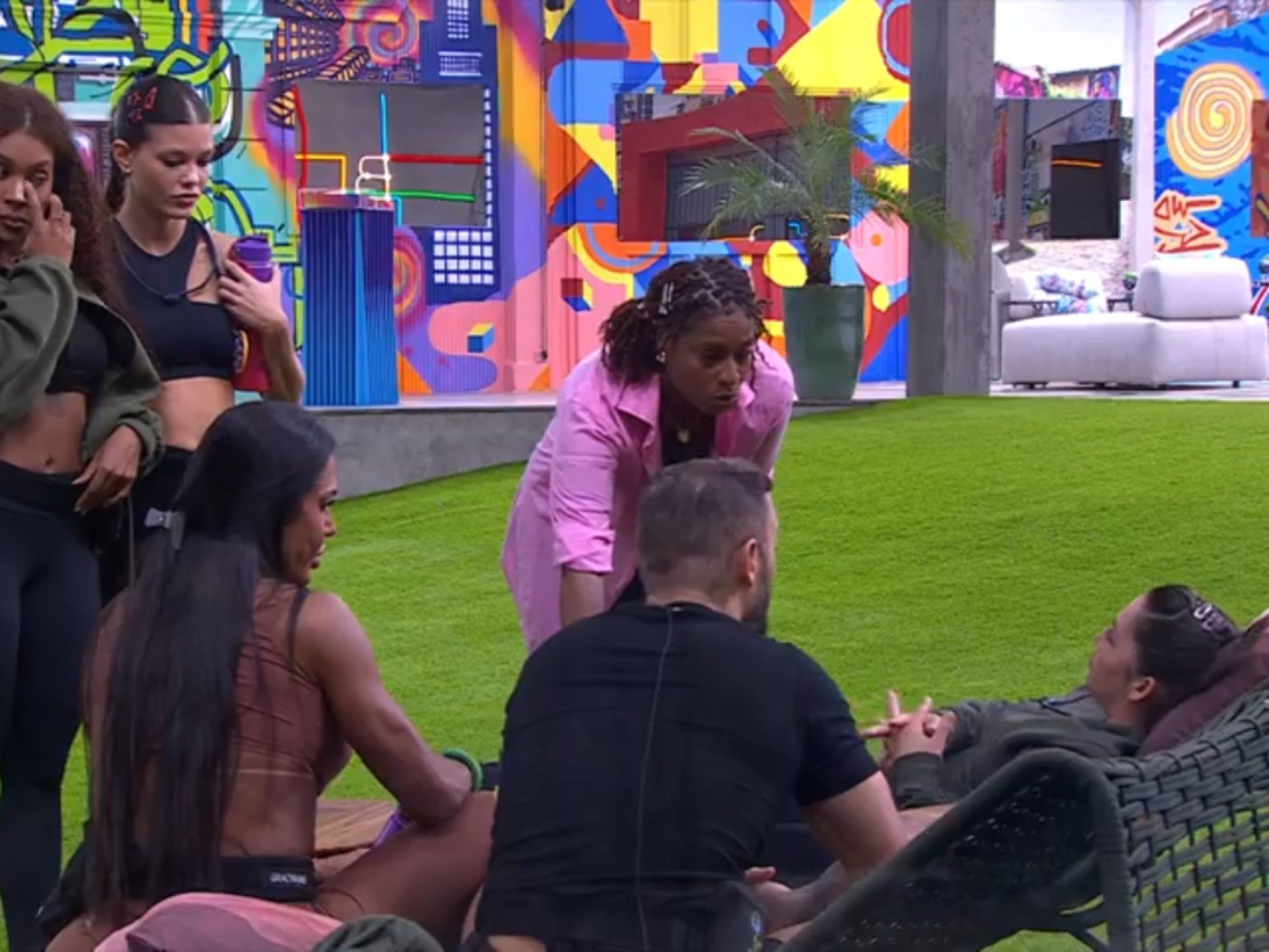 BBB: Atrito entre Daniele Hypolito e sisters faz ginasta chorar na madrugada e Diego declara voto em dupla