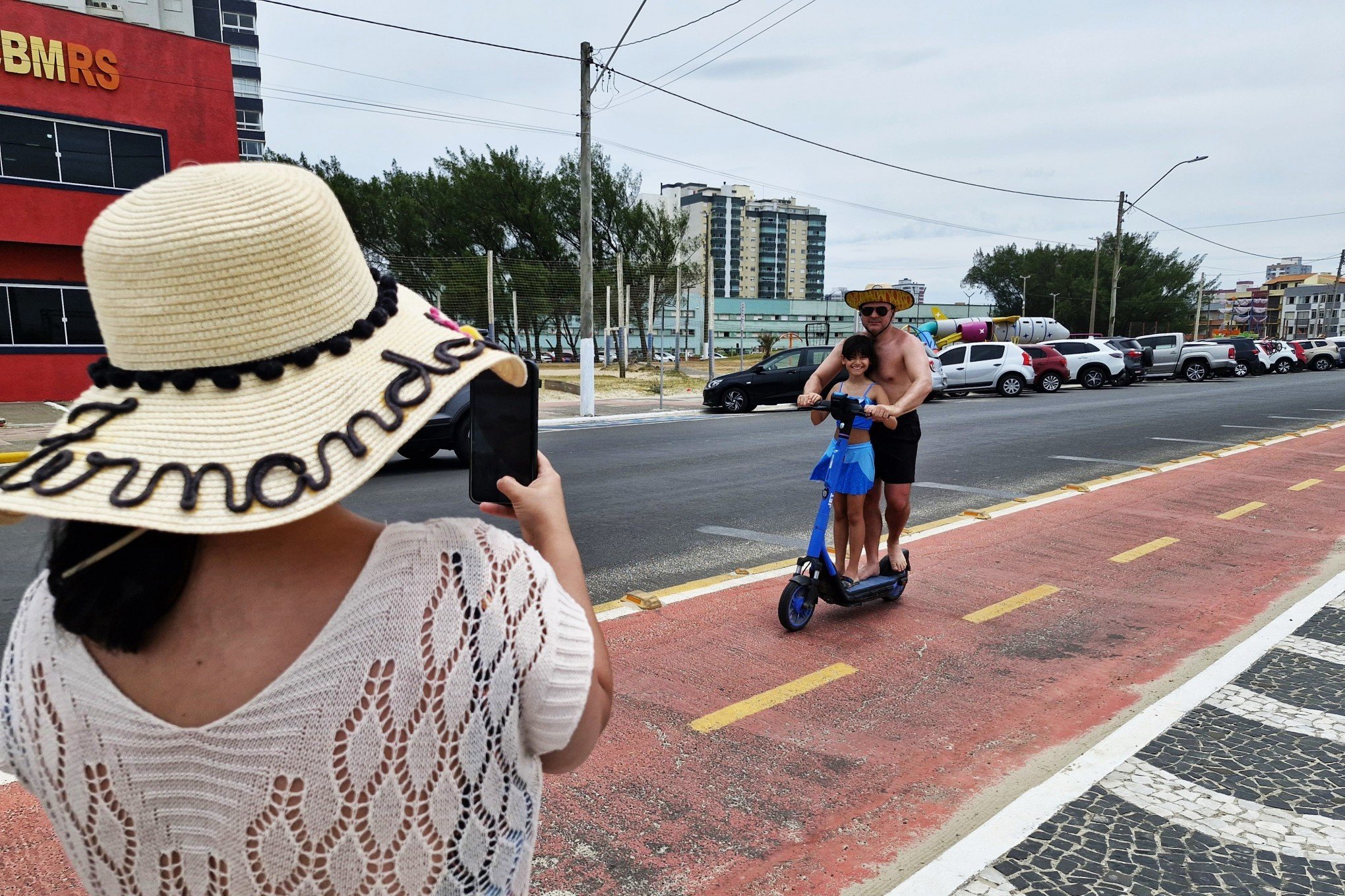 Patinetes elétricos se tornam alternativa prática e sustentável para mobilidade em Tramandaí