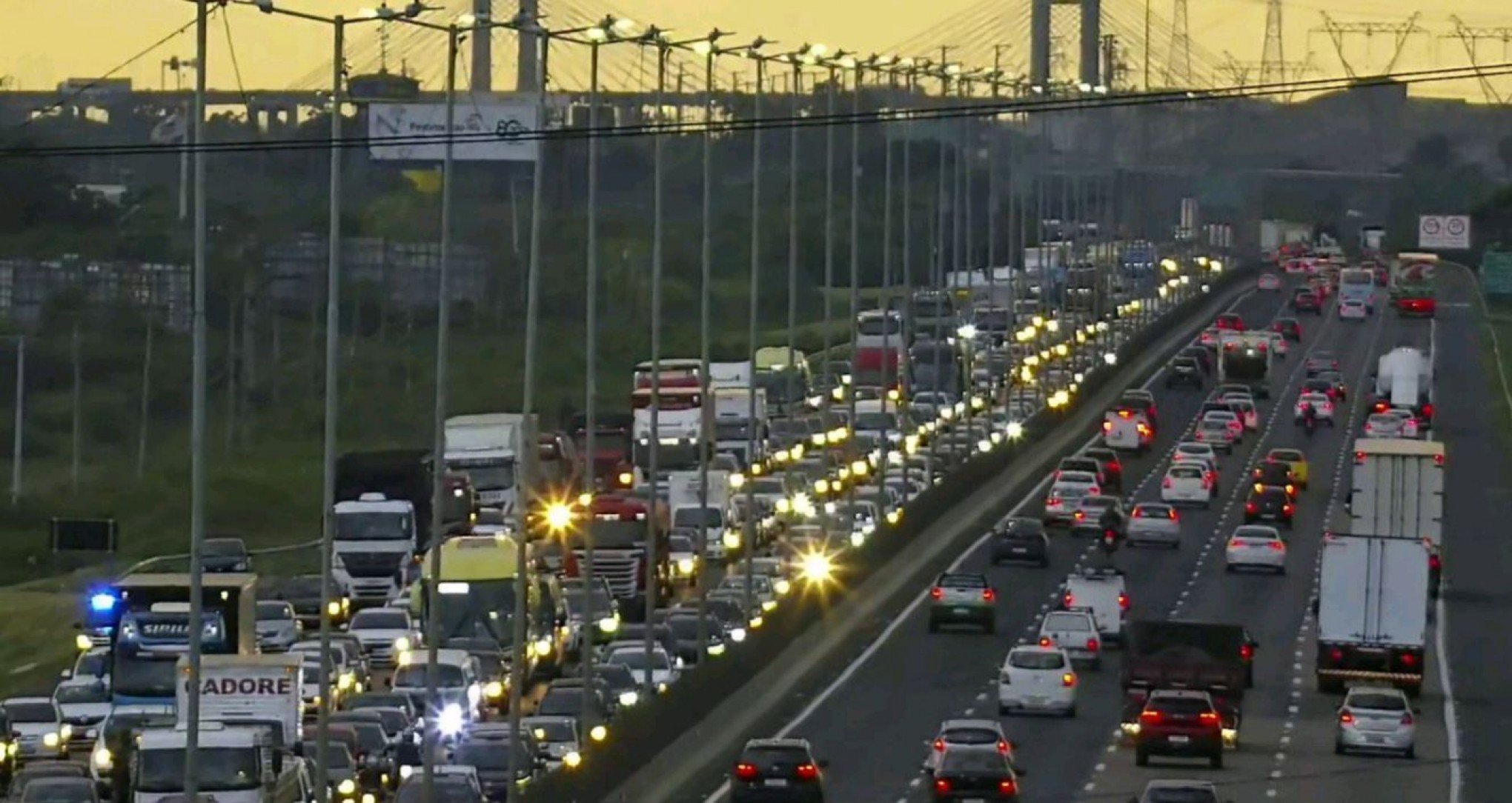 BR-290: Veja como está o movimento na free way em direção ao litoral nesta sexta-feira