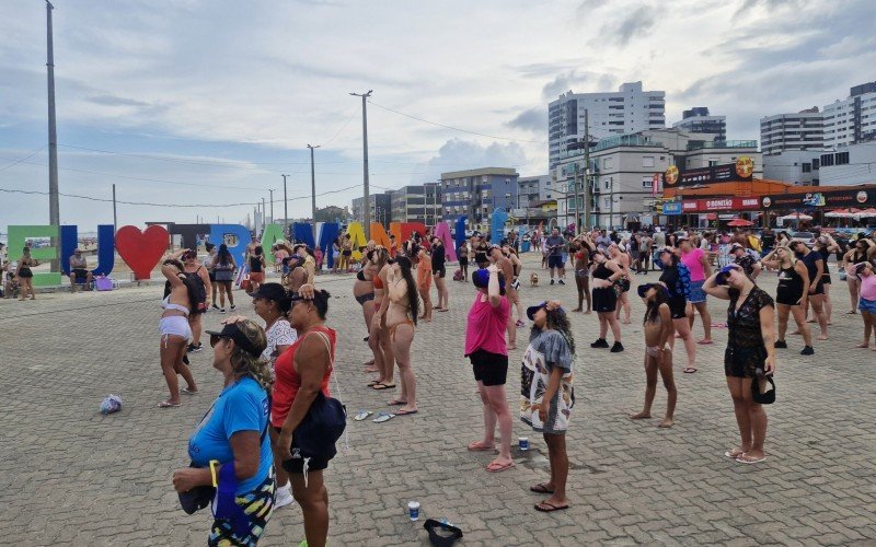 Orla da praia de Tramandaí recebeu o 1º Aulão de FitDance
