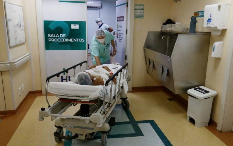 Movimento foi intenso neste sábado (25), no Hospital Universitário, devido a procedimentos agendados