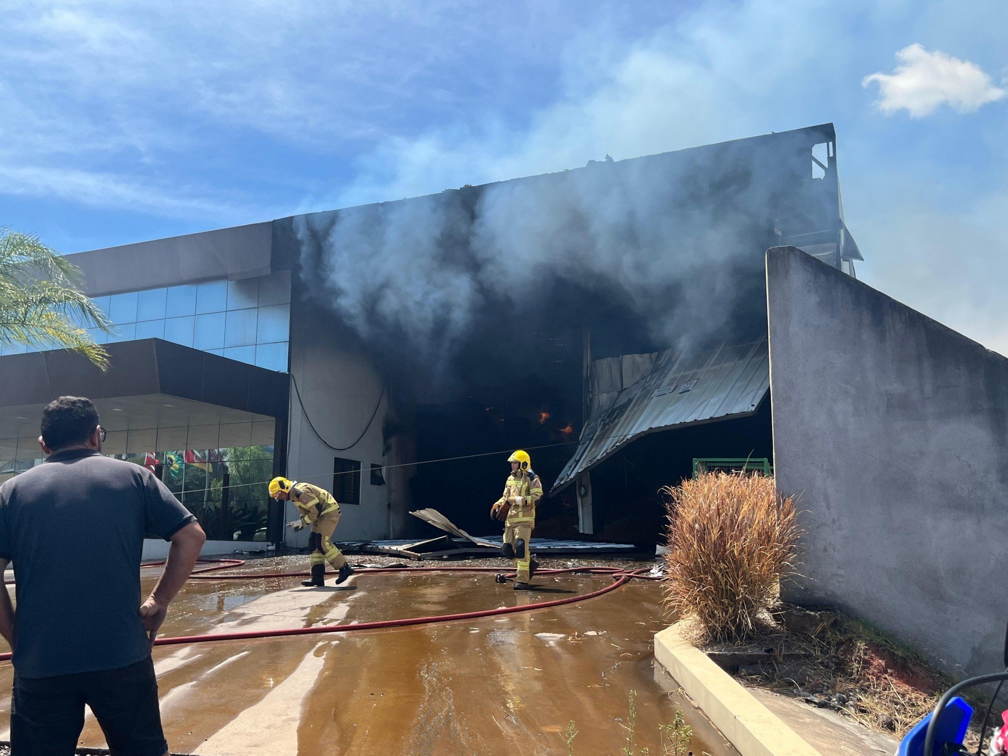 Incêndio atinge empresa de fumo no interior do RS