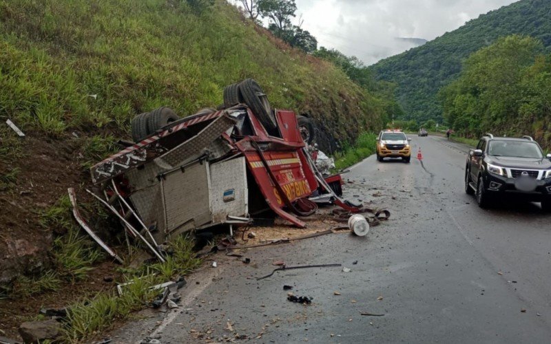 Circunstâncias do acidente entre Corpo de Bombeiros e carro na RSC-453 continuam a ser apuradas | abc+