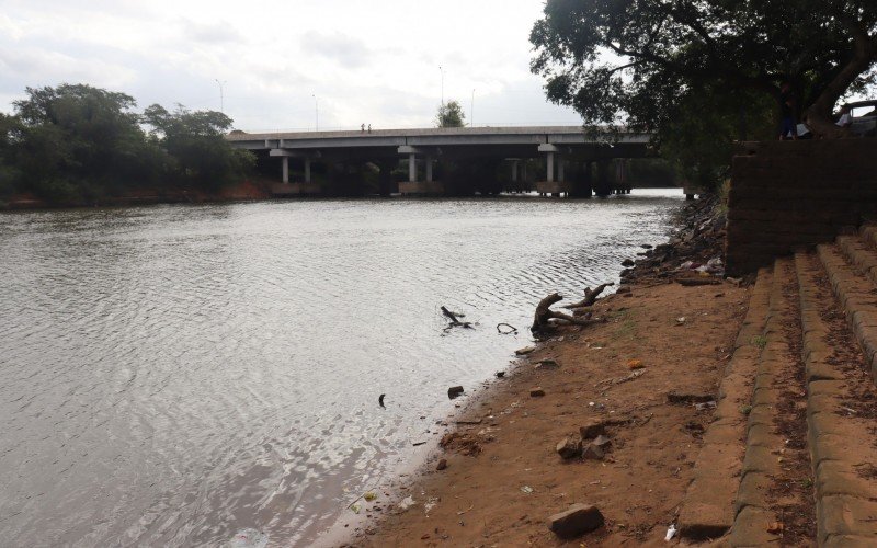 Nível do Rio dos Sinos na altura da Rua da Praia, em São Leopoldo