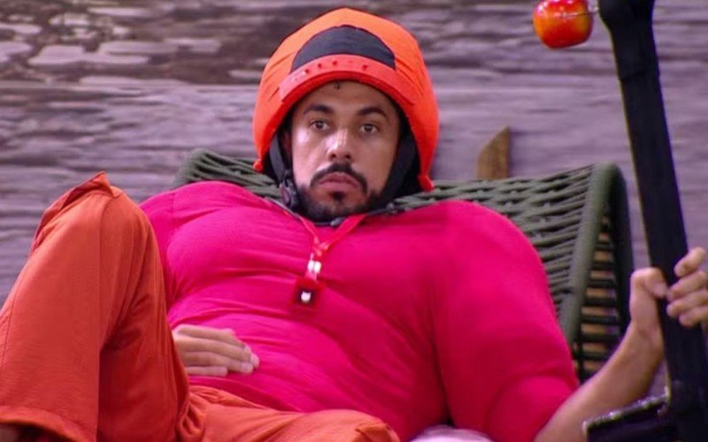 Maike atendeu o Big Fone neste sábado (25), no BBB 25 | abc+