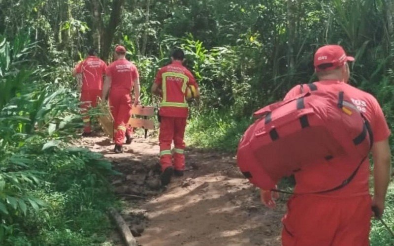 Turistas sofrem fraturas após queda na Cascada das Andorinhas, em Rolante