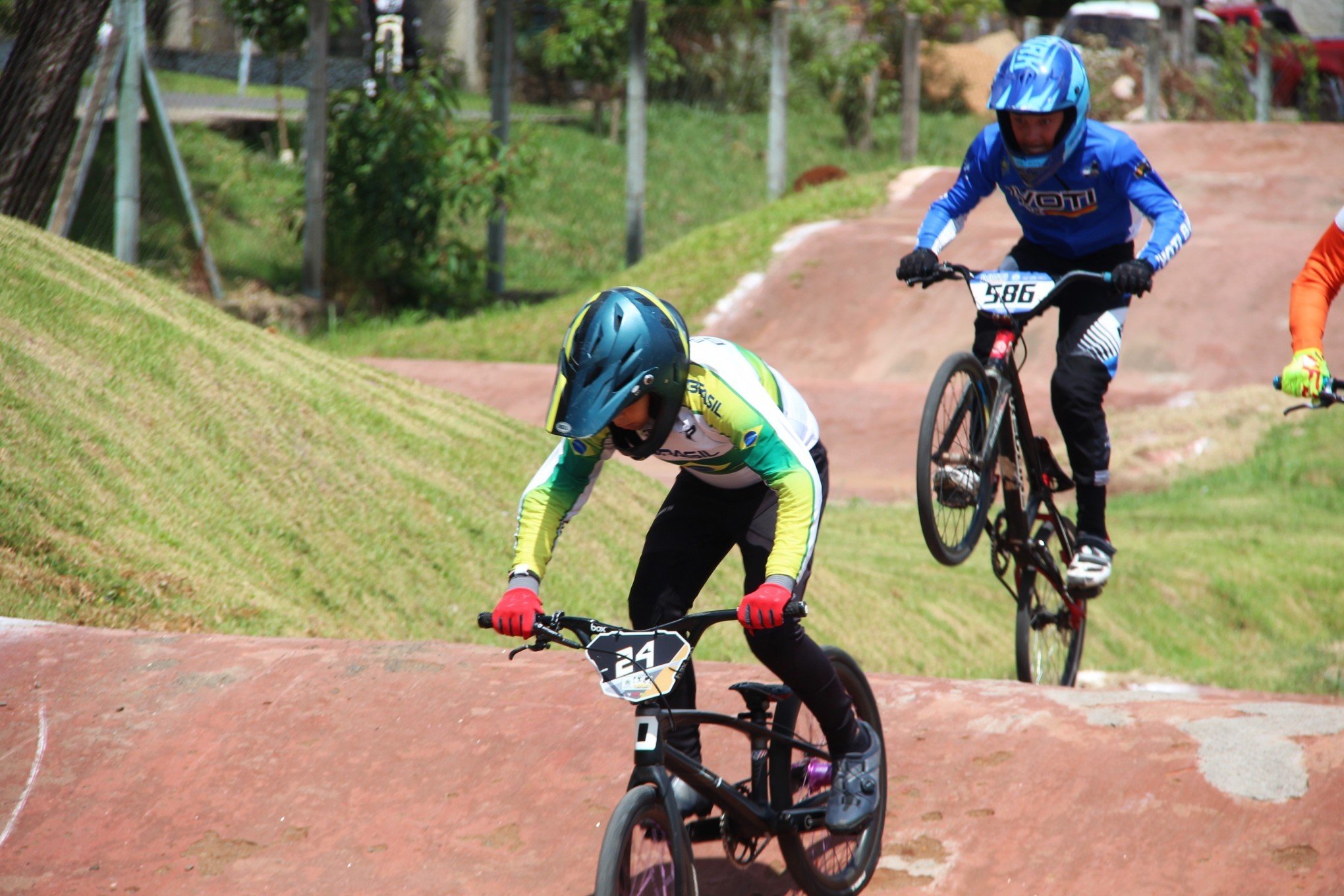 Espírito radical movimenta domingo em Ivoti com competição de bicicross; veja fotos