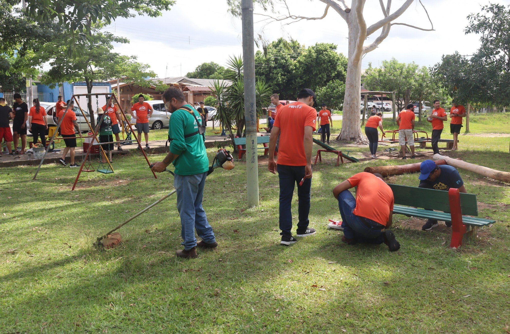 Projeto une comunidade para revitalizar praça no bairro Boa Vista; veja fotos