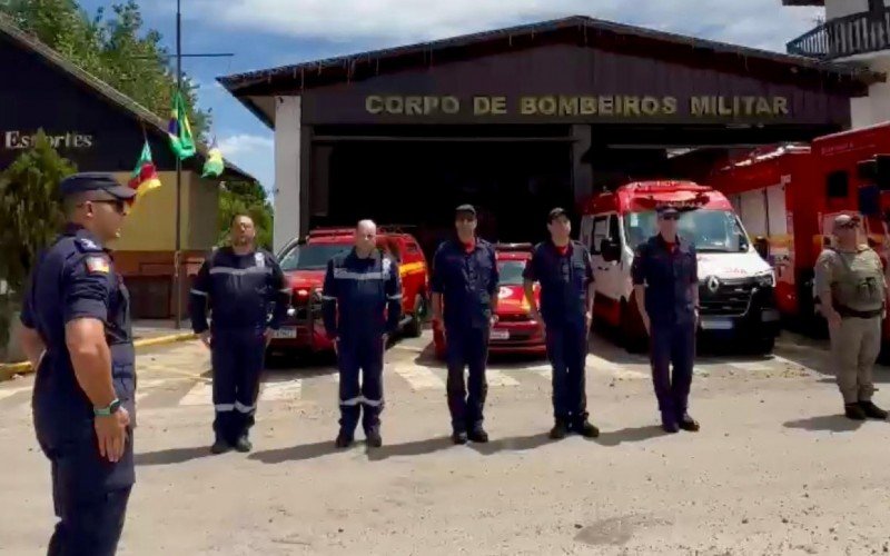 Forças de segurança e resgate de Gramado prestam homenagem a bombeiros mortos em acidente na Rota do Sol