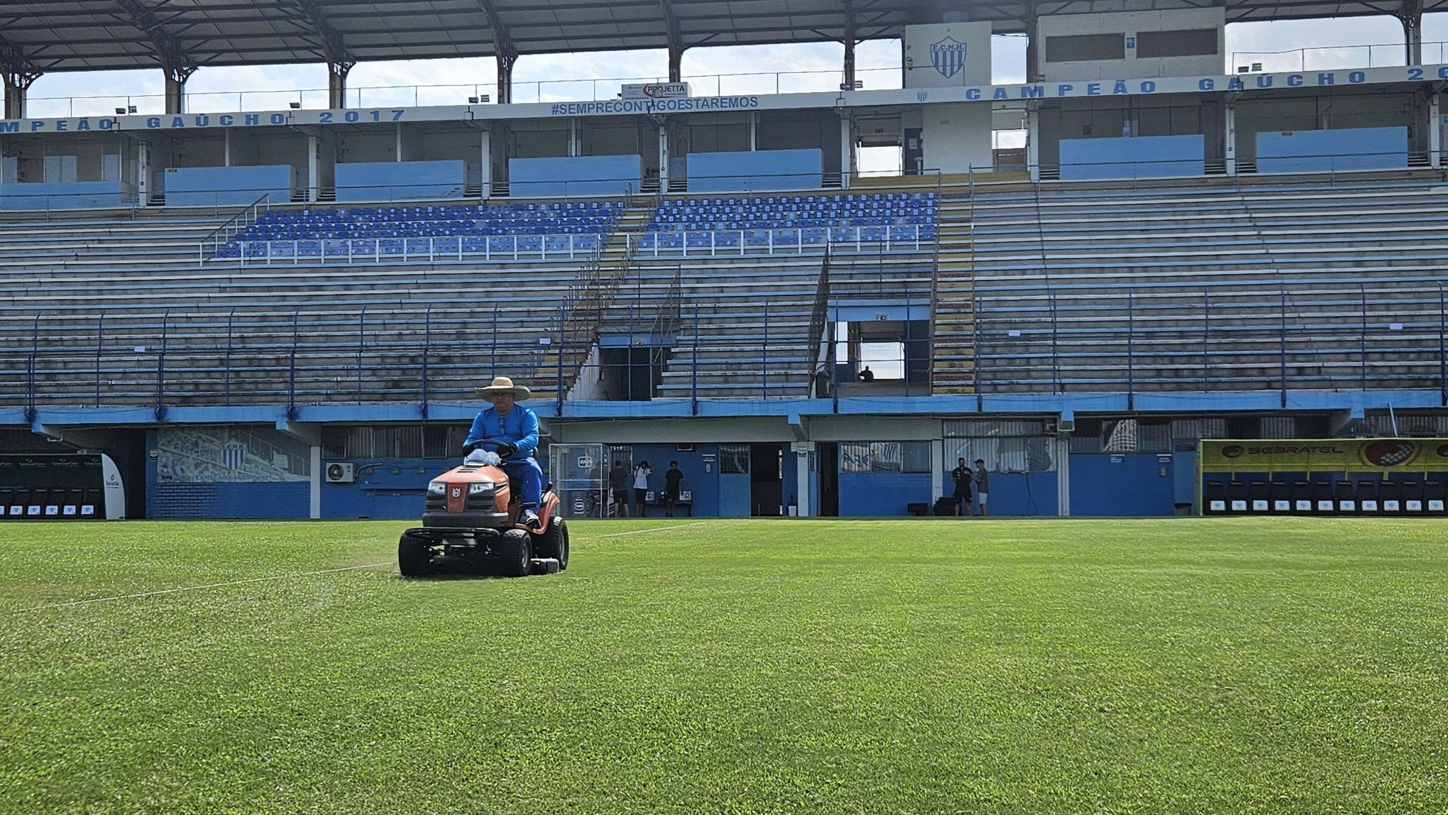 Estádio do Vale é preparado para receber Inter e Grêmio no Gauchão