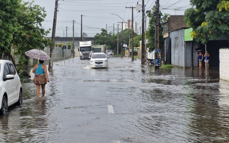 Temporal alagou diversas ruas do Vale do Sinos na terça-feira | abc+