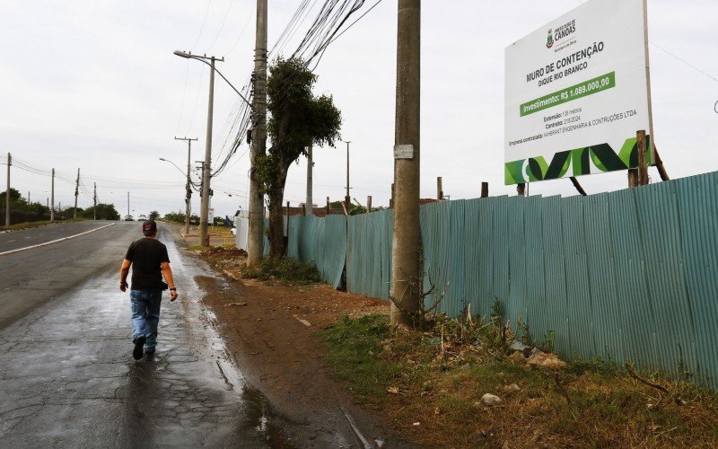 Obra do muro de contenção do dique Rio Branco deve ser reiniciada no dia 17 de março