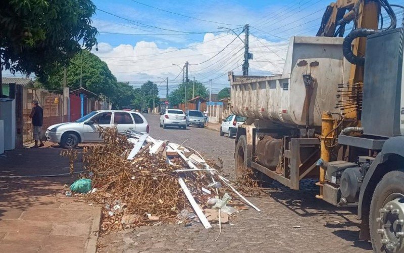 Mais de 400 toneladas de lixo extradomiciliar são recolhidas no bairro Campina