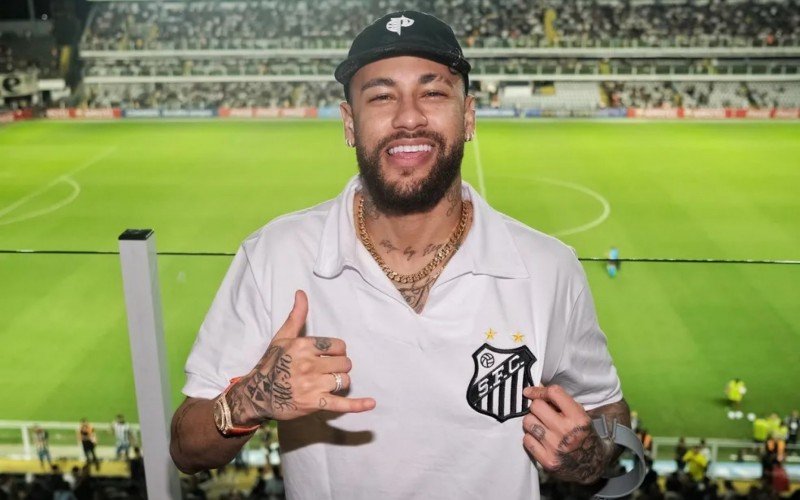 Atacante Neymar deve chegar ao Brasil hoje | abc+