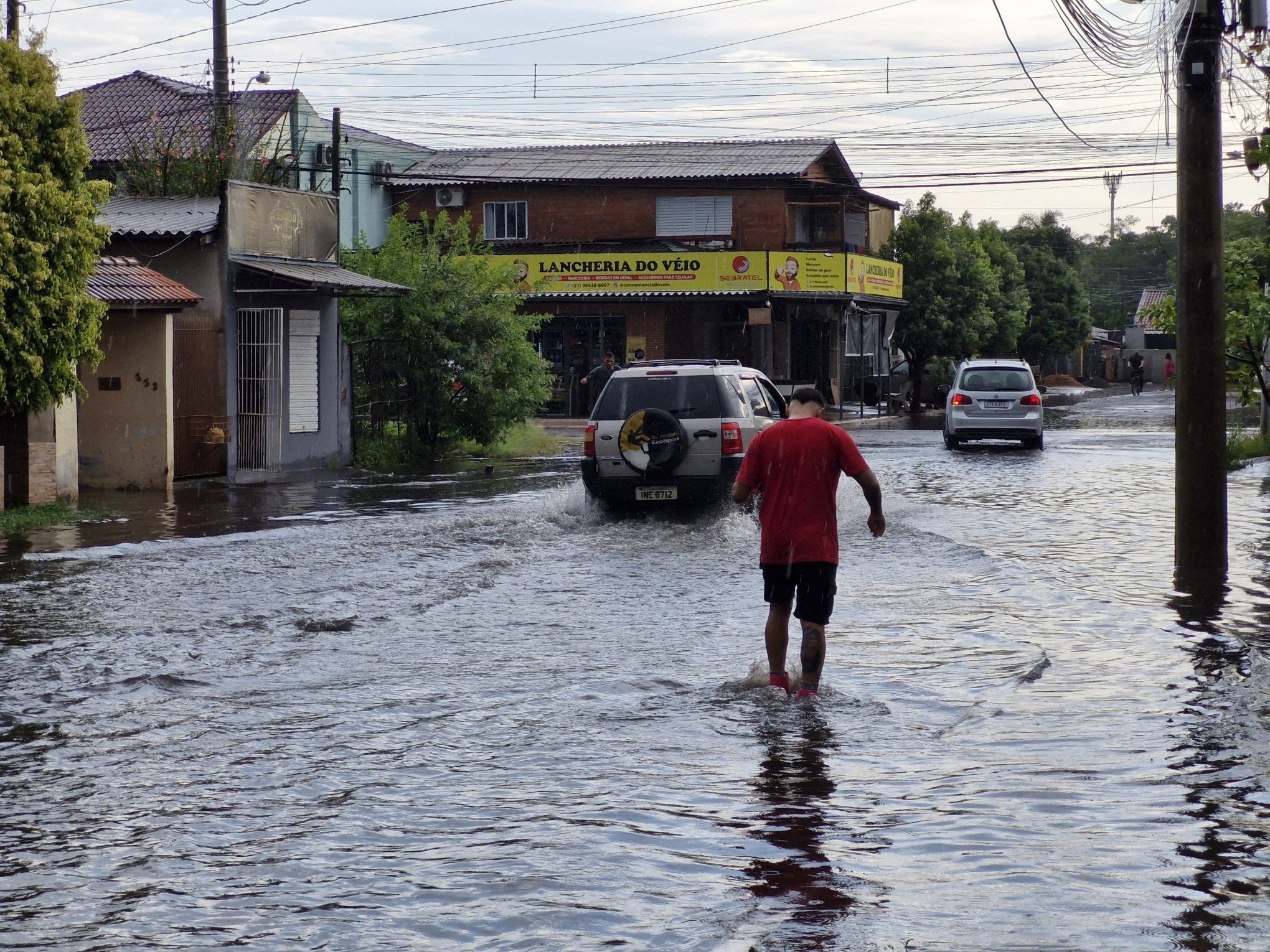 Ruas alagadas em Novo Hamburgo após termporal