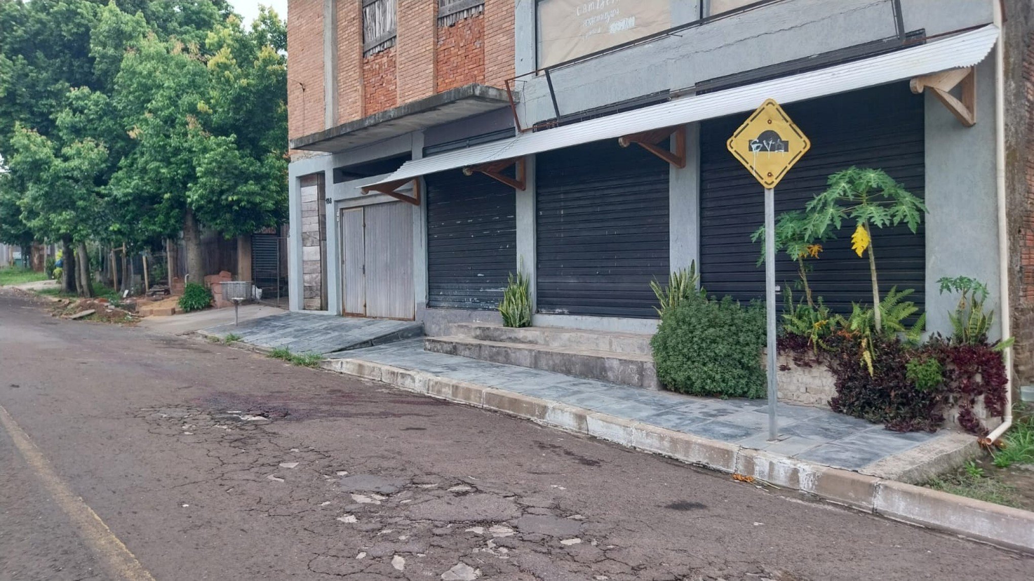 Pessoas pisoteadas e desmaios: Pastor relata momentos de terror durante assassinato em frente a igreja com centenas de fiéis