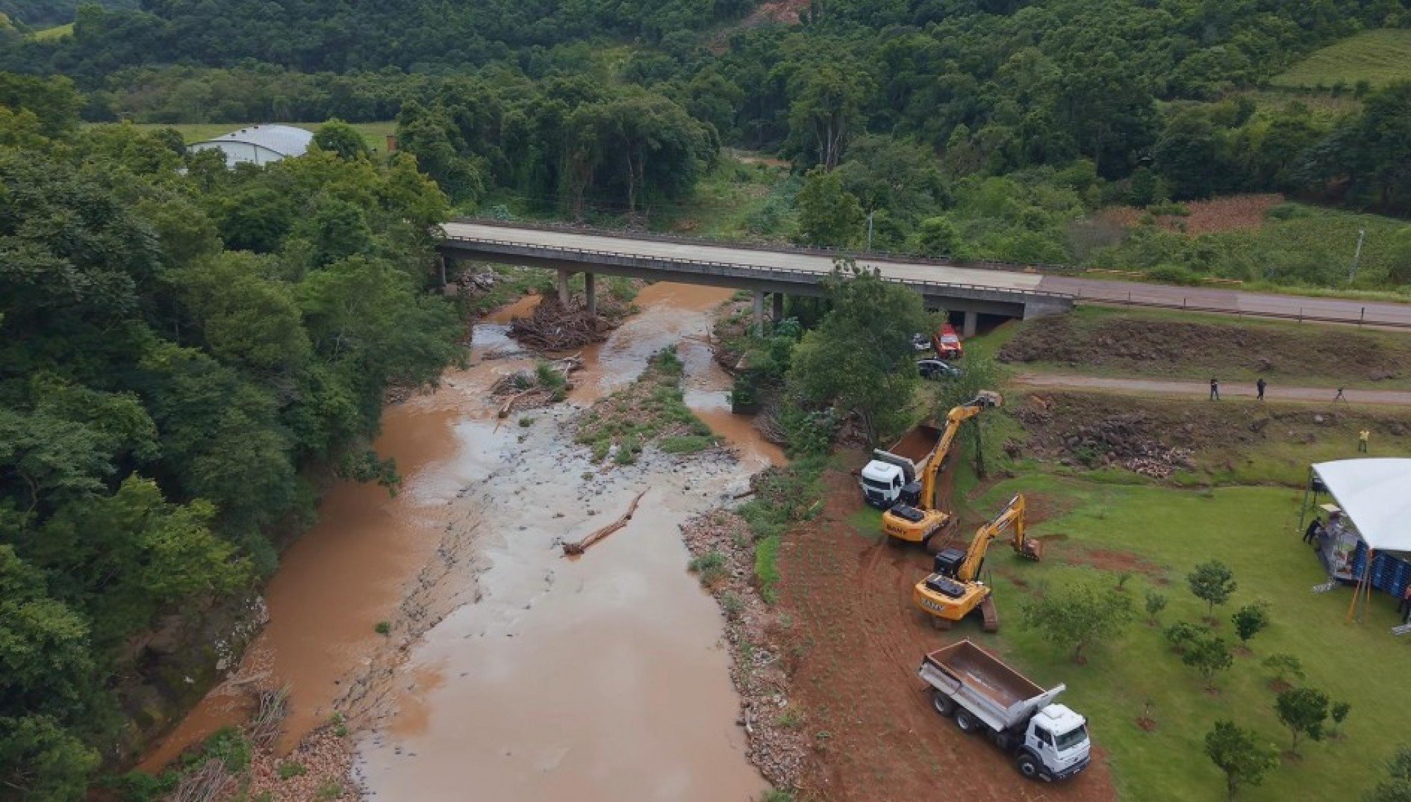 27 cidades da região são contempladas com programa de desassoreamento de arroios e rios