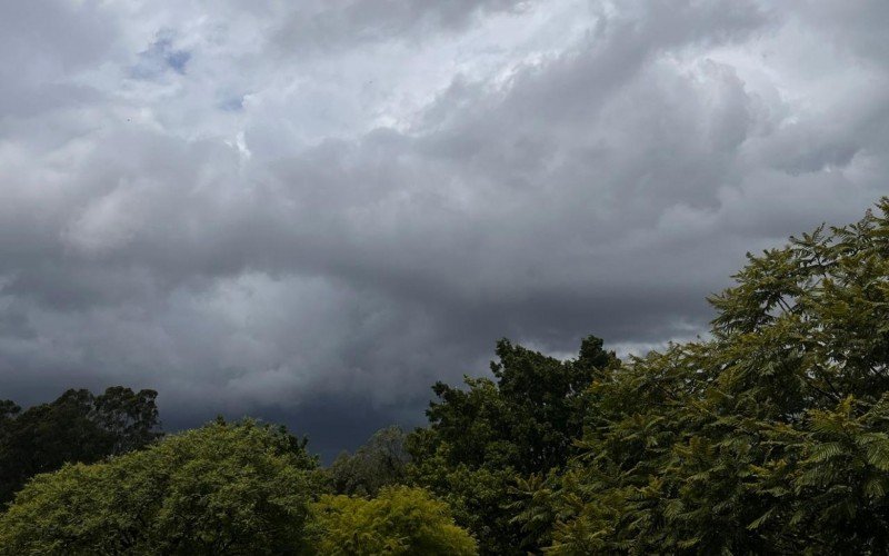 Tempo fechado em Novo Hamburgo no início da tarde desta quarta-feira (29) | abc+