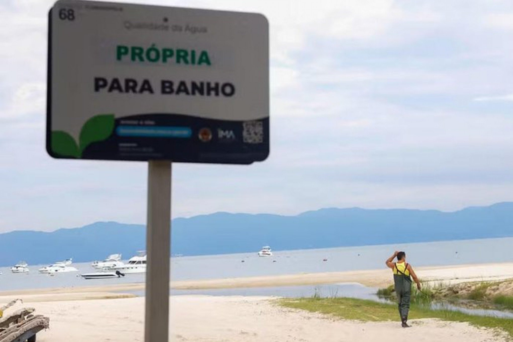 Praias de Santa Catarina vão deixar de receber placas com situação de balneabilidade; entenda a mudança