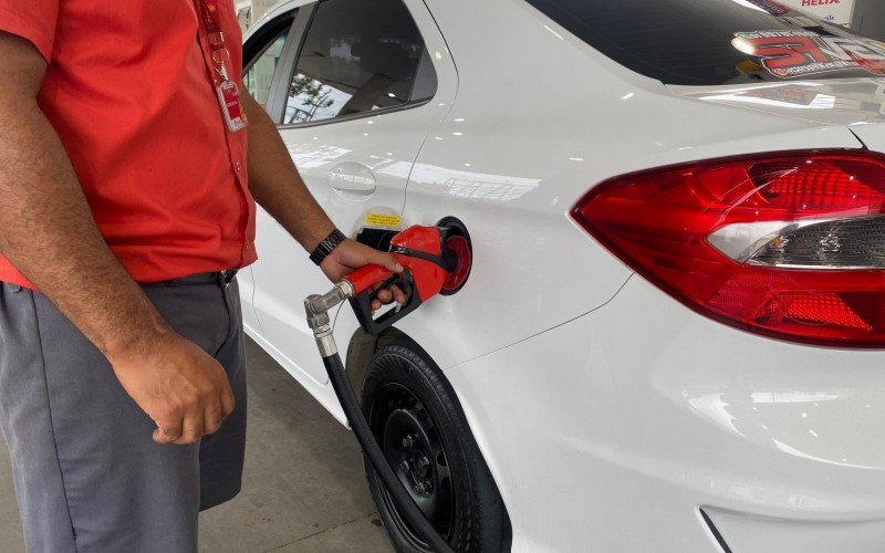 Aumento antecipado da gasolina surpreendeu motoristas | abc+