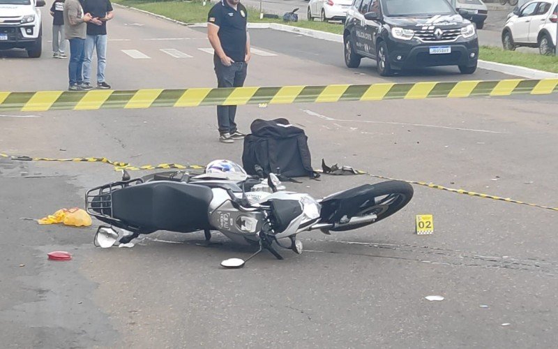 Motociclista morreu após ser atropelado na Avenida Boqueirão nesta sexta-feira (31)