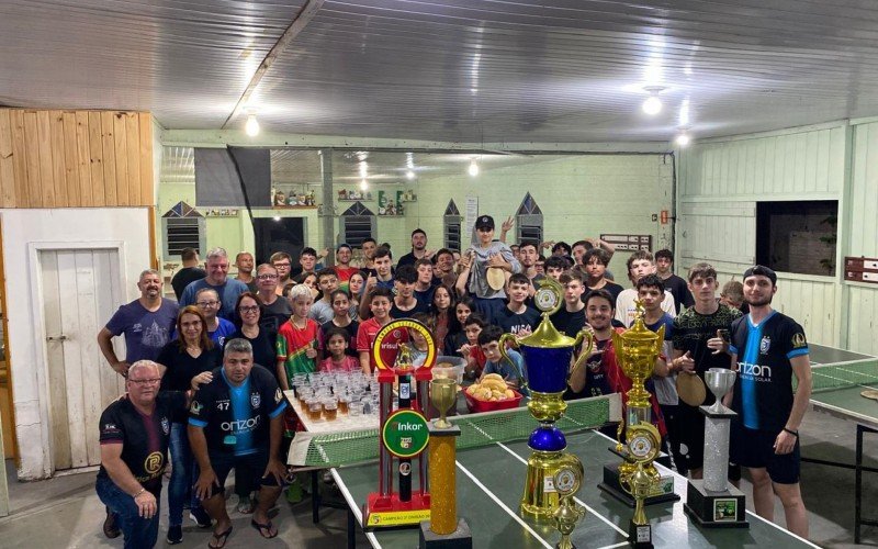 Projeto social independente ensina pingue-pongue para mais de 100 crianças e adolescentes de Três Coroas