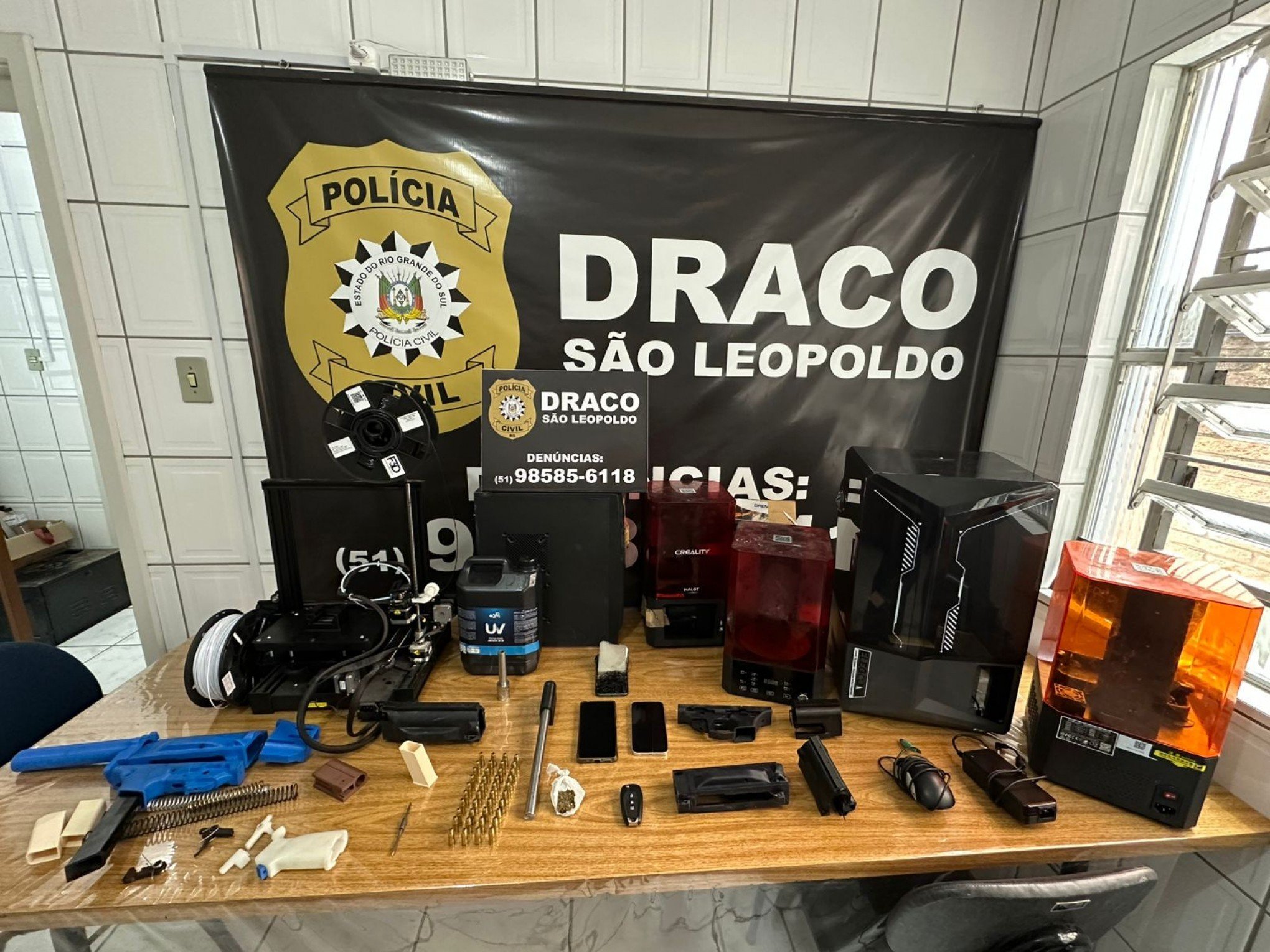 Trio é preso por fabricar armas para o crime organizado na região