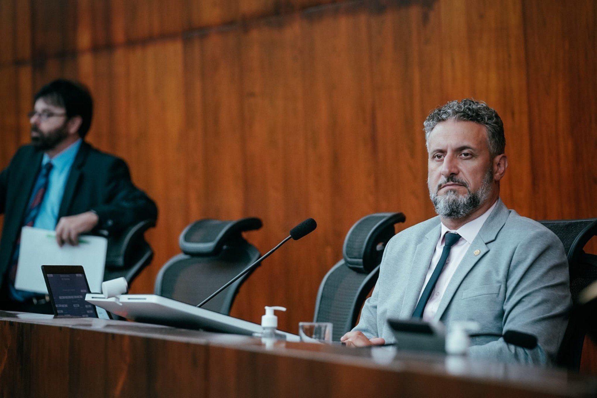 "A notícia incomodou a todos, especialmente a mim, que sou músico e professor", diz Issur sobre corte de verba da OSNH