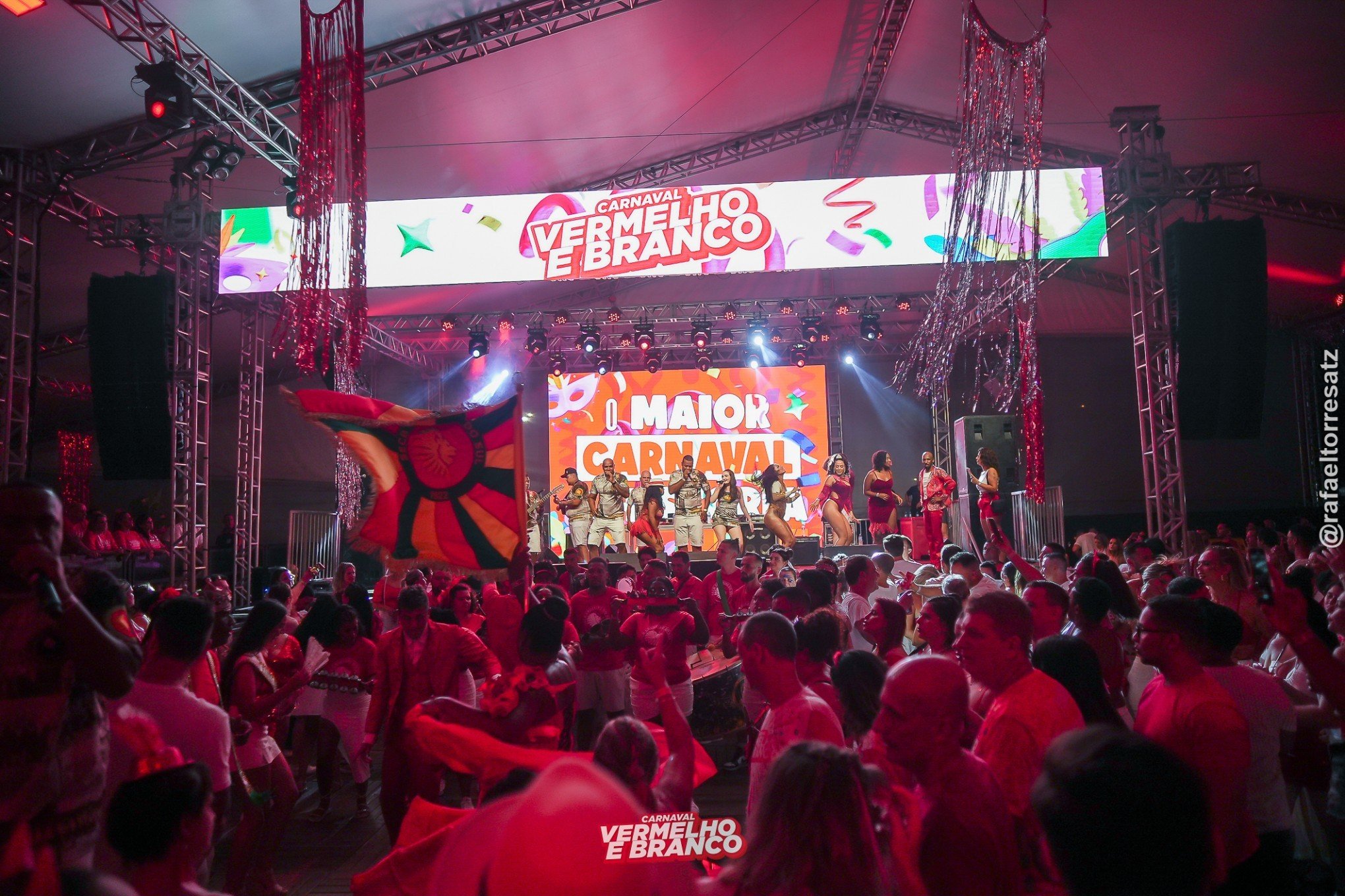 Carnaval Vermelho e Branco mantém vivo na região o agito dos bailes de salão; veja detalhes do evento